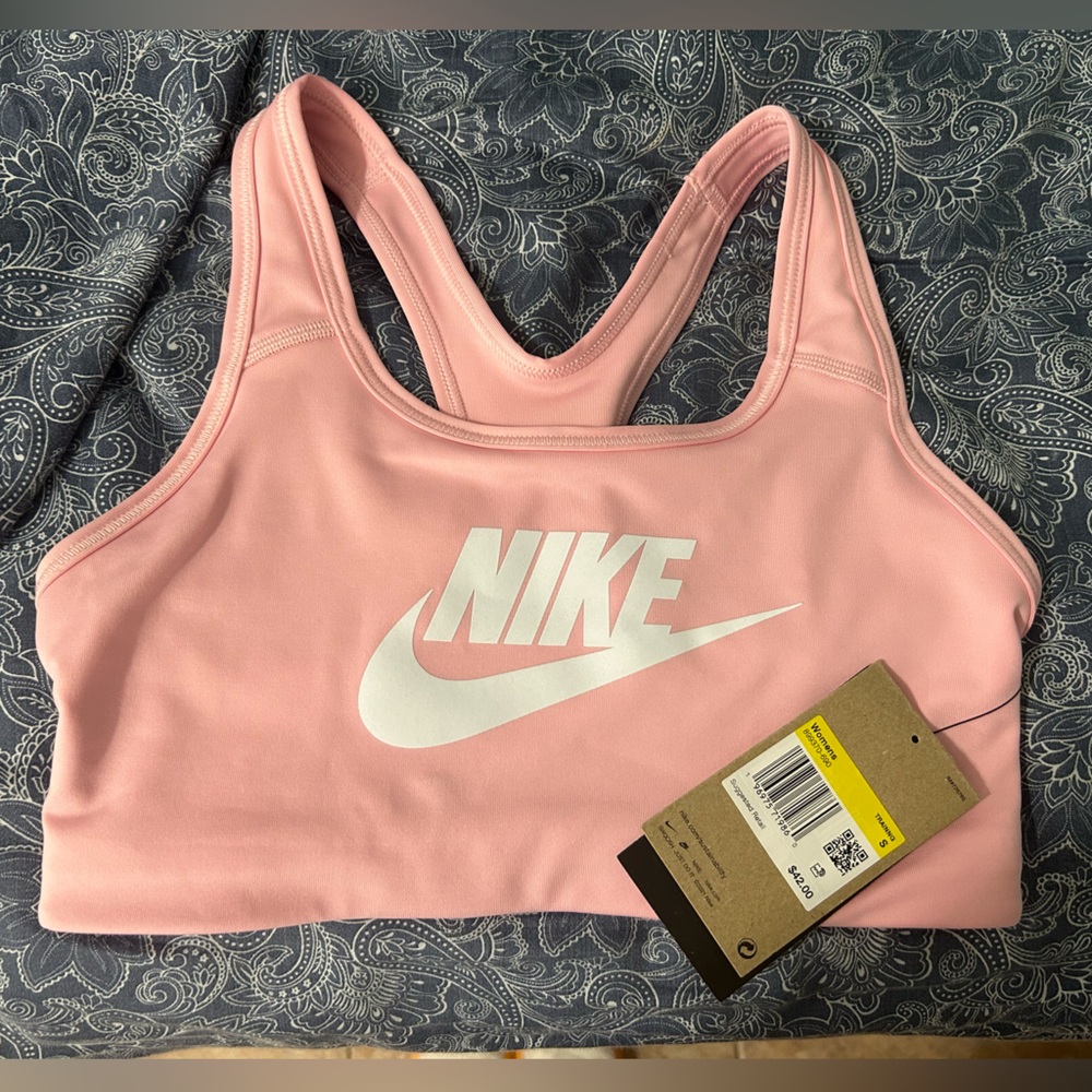 NWT Bubblegum Pink Nike Sports Bra